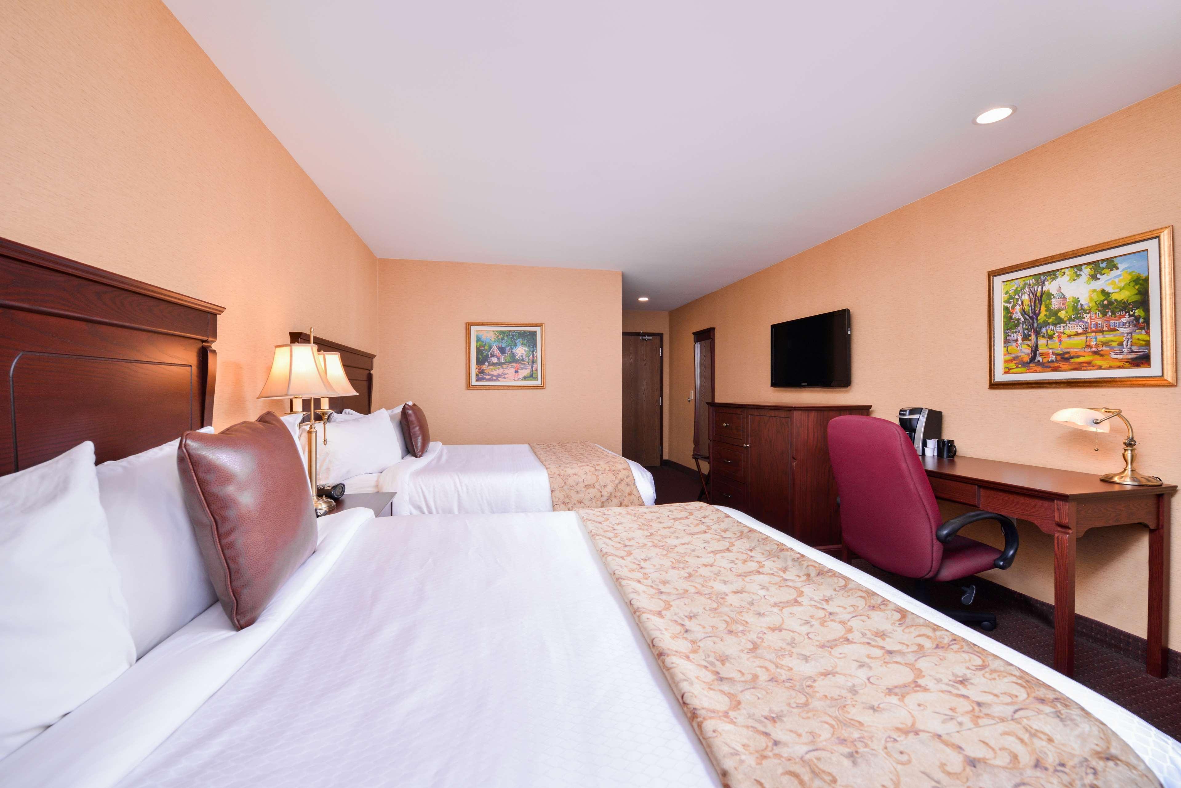 Best Western Plus Fredericton Hotel & Suites Экстерьер фото