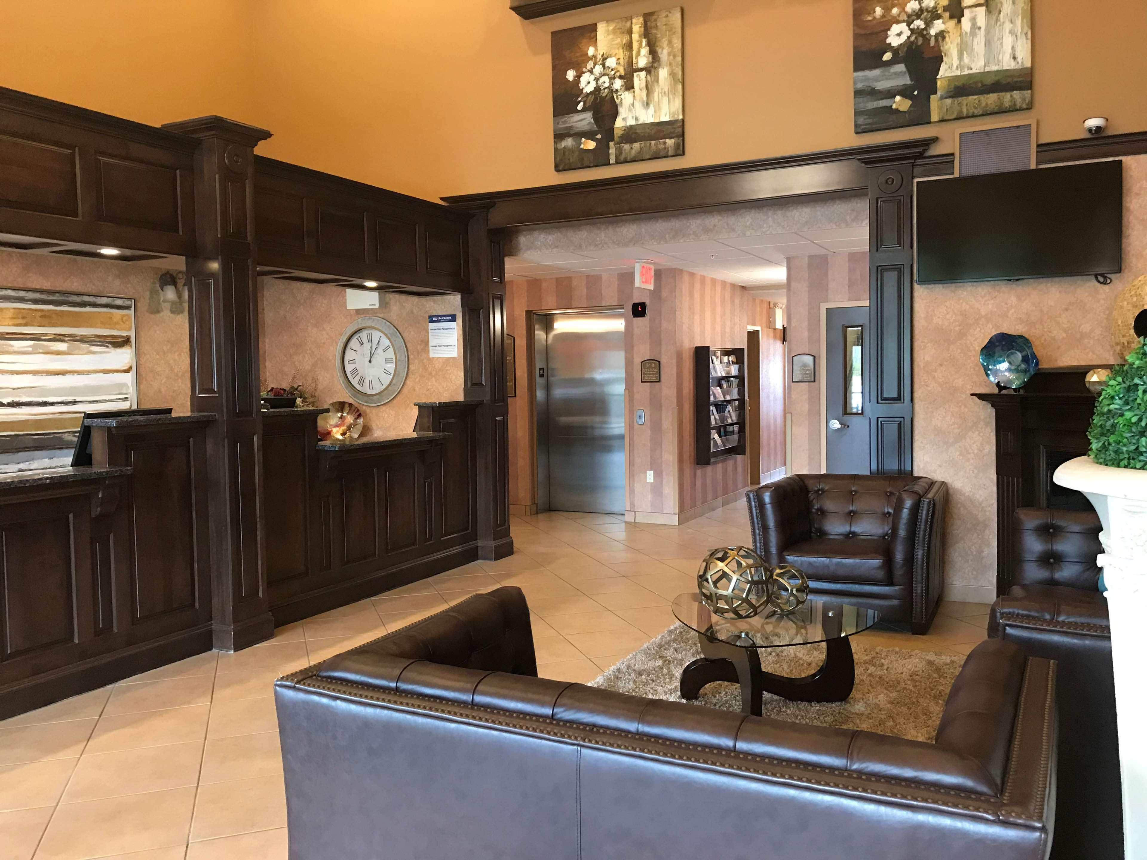 Best Western Plus Fredericton Hotel & Suites Экстерьер фото